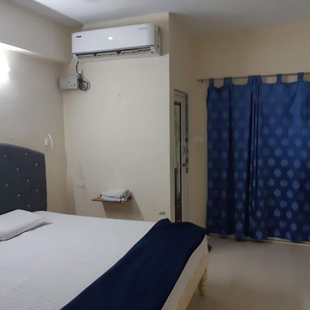 Srinivasa Hotel Tirupati Ngoại thất bức ảnh