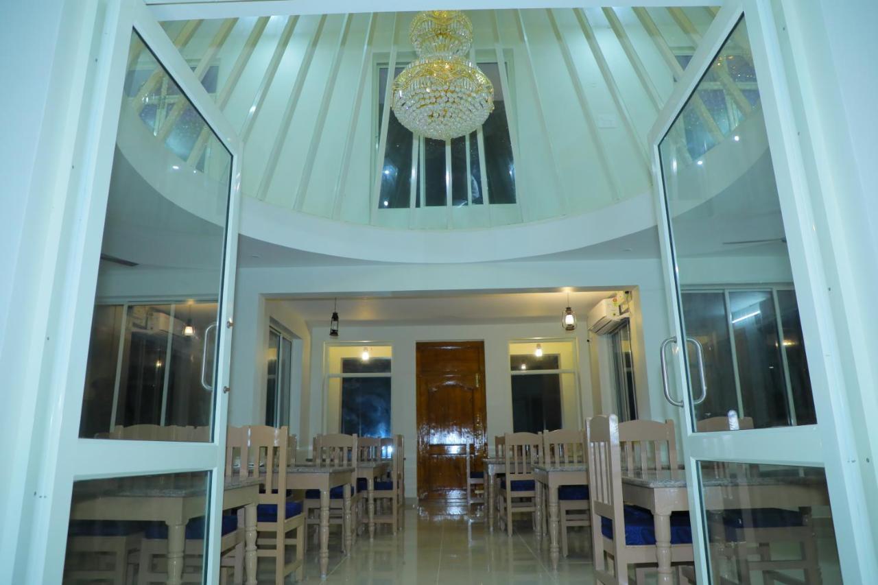 Srinivasa Hotel Tirupati Ngoại thất bức ảnh
